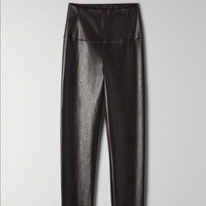 Aritzia daria leggings